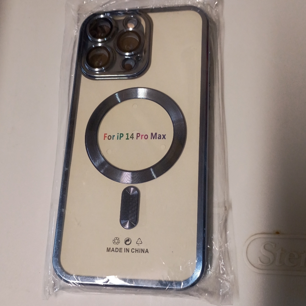 Stylish Cream and Blue iPhone 14 Pro Max Case